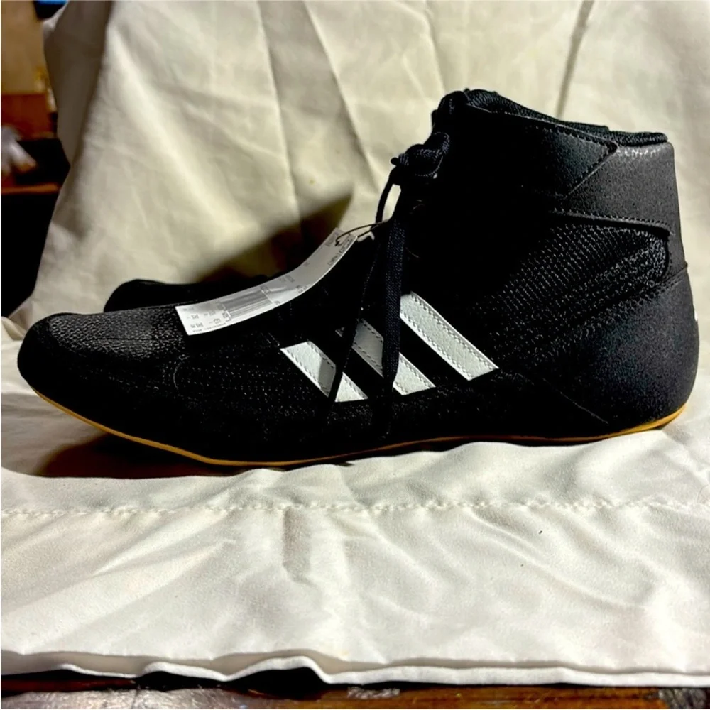 adidas men’s Aq3325 Wrestling Shoes, Black size 11 NWT‎